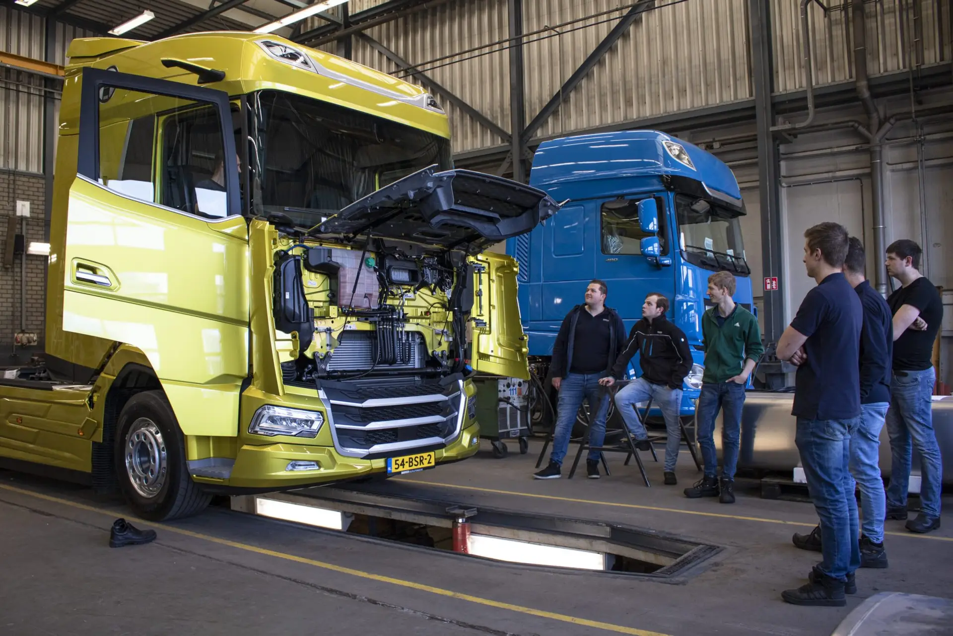 Leerling Monteur Bedrijfsautotechniek Bakker Bedrijfswagens