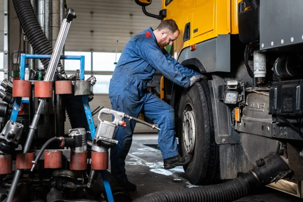 Eerste Truckmonteur